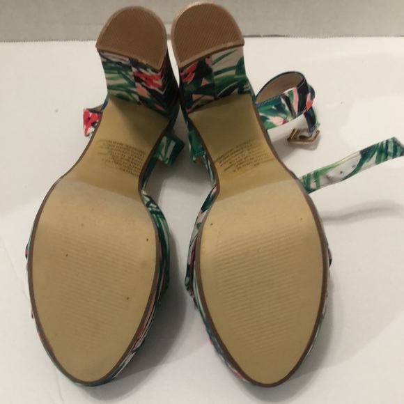 Just Fab floral tropical open toe heels - Picture 3 of 3